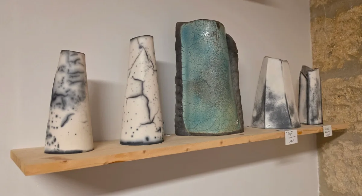 Vases en raku nu. Aline Tourneur